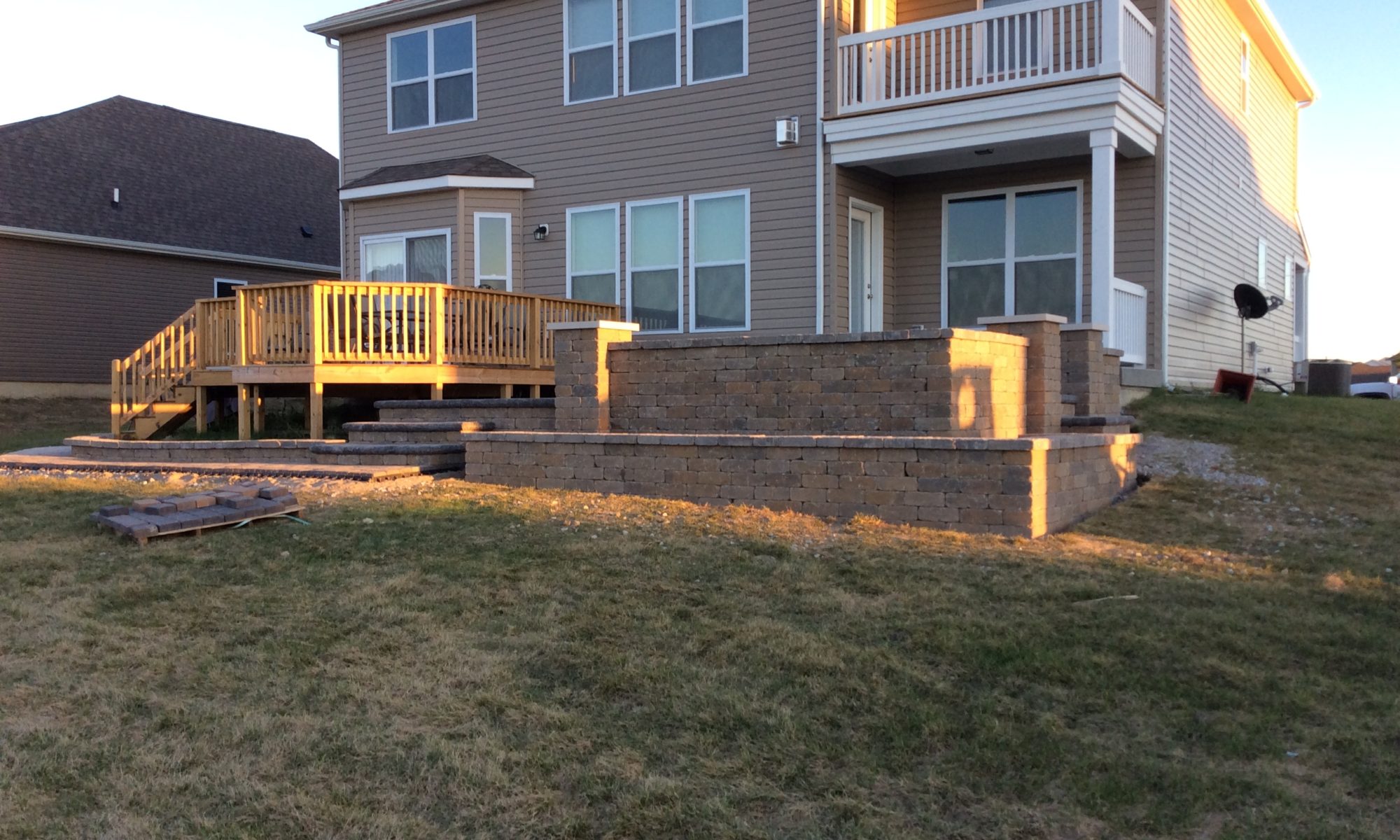 Precision Outdoors Urban Paver Patio belgard Cambridge cobble materials charcoal color accents retaining wall Weston wall materials universal caps indianapolis, IN