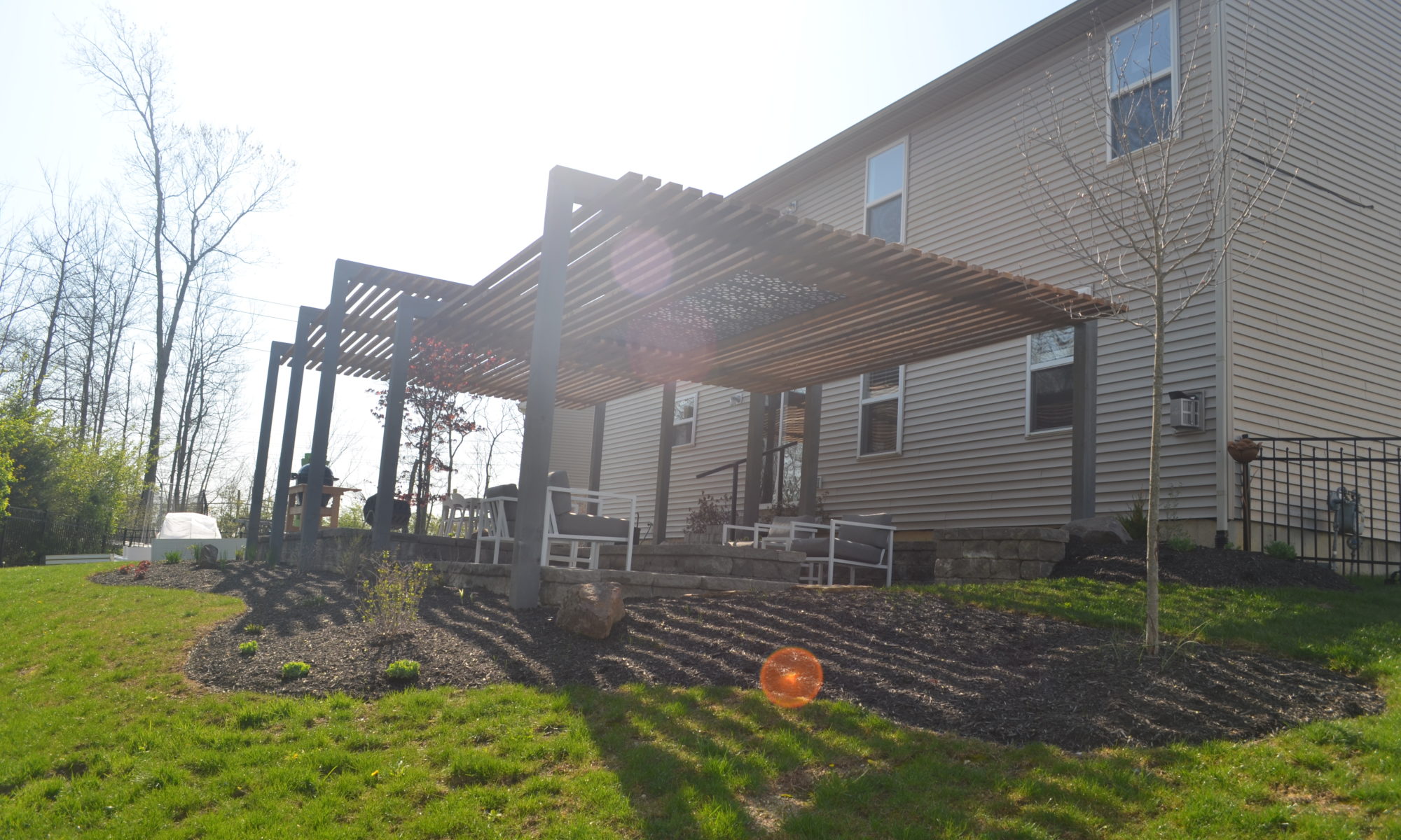 Precision Outdoors Dos Pergolas Indianapolis Indiana two pergola built-in sun shade screen outdoor living backyard relaxation space